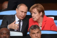 Nhóm IS tung đoạn video đe dọa bà Merkel và ông Putin