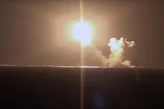 Tên lửa đạn đạo Bulava được bắn từ tàu ngầm hạt nhân chiến lược Hoàng tử Vladimir của Nga trên Biển Trắng ngày 30/10/2019. (Ảnh: EXPRESS/TTXVN)