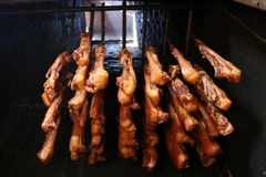 Thịt gác bếp: Đặc sản tình cờ của khói bếp vùng cao