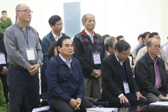 Các bị cáo nghe đại diện Viện kiểm sát đề nghị mức án . (Ảnh: Doãn Tấn/TTXVN)