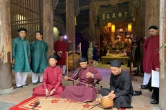 Trình diễn hát văn tại Tết phố. (Ảnh: Đinh Thuận/TTXVN)