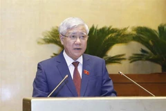 Chủ tịch Ủy ban Trung ương Mặt trận Tổ quốc Việt Nam Đỗ Văn Chiến trình bày Báo cáo tổng hợp ý kiến, kiến nghị của cử tri và Nhân dân gửi đến Kỳ họp thứ hai, Quốc hội khóa XV. (Ảnh: Doãn Tấn/TTXVN)