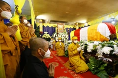 Kim quan Đại lão Hòa thượng Thích Phổ Tuệ tại Tổ đình Viên Minh. (Ảnh: Minh Đức/TTXVN)