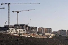 Công trình xây dựng một khu định cư của Israel tại thành phố Ramallah, Bờ Tây ngày 5/10. (Ảnh: AFP/TTXVN)