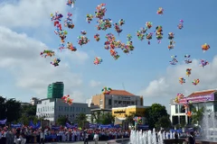 Hoạt động kỷ niệm trọng thể 62 năm ngày Campuchia giành độc lập. (Ảnh: Xuân Khu/Vietnam+)