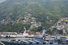 Tàu tuần dương trang bị tên lửa thuộc Hạm đội Biển Đen Nga. (Nguồn: AFP/TTXVN)