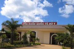 Doanh nghiệp phải chịu 3% phí bến bãi bất hợp lý tại cửa khẩu Bờ Y