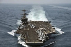 Tàu sân bay USS Theodore Roosevelt được triển khai trong chiến dịch an ninh hàng hải tại vùng Vịnh. (Nguồn: AFP/TTXVN)
