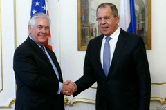 Ngoại trưởng Nga Lavrov (phải) hội đàm với Ngoại trưởng Mỹ bên lề cuộc họp Hội đồng Ngoại trưởng các nước thành viên OSCE tại Vienna (Áo). (Nguồn: TASS)