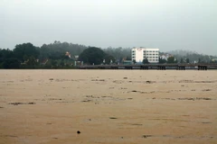 ​Sông Trà Khúc đoạn qua thành phố Quảng Ngãi. (Ảnh Nguyễn Đăng Lâm/TTXVN)