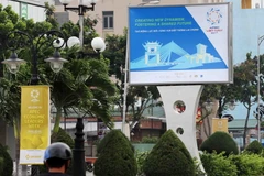 Panô chào mừng Tuần lễ cấp cao APEC 2017 trên các tuyến đường tại Đà Nẵng. (Ảnh: Trần Lê Lâm/TTXVN)