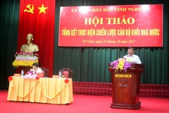 Phó Bí thư Tỉnh ủy, Chủ tịch Ủy ban Nhân dân tỉnh Nghệ An Nguyễn Xuân Đường phát biểu tại hội thảo cán bộ. (Ảnh: Tá Chuyên/Vietnam+) 