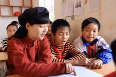 Giờ học hát Xoan của học sinh Trường trung học cơ sở Kim Đức, thành phố Việt Trì, tỉnh Phú Thọ. (Ảnh: Trung Kiên/TTXVN)