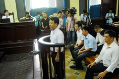 Các bị cáo tại phiên xét xử. (Ảnh: Mạnh Linh/TTXVN)