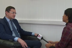 Tiến sỹ kinh tế học Artem Pylin trả lời phỏng vấn phóng viên TTXVN. (Ảnh: Tâm Hằng/Vietnam+)