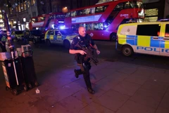 Cảnh sát tại hiện trường vụ nổ súng. (Nguồn: Telegraph)