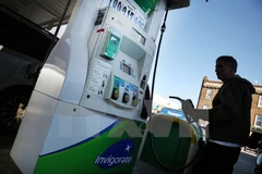 Điểm bán xăng dầu của Tập đoàn BP ở Brooklyn, thành phố New York (Mỹ). (Nguồn: AFP/TTXVN)