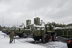 Hệ thống S-400 có thể tiêu diệt bất cứ vật thể bay nào xâm phạm bầu trời Moskva. (Ảnh: Sputnik)