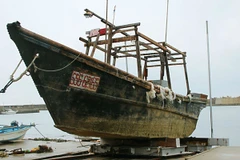 Một con tàu ma dạt vào bờ biển Nhật Bản. (Ảnh: AP)