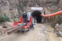 "Đêm nay có thể tiếp cận được với nhóm công nhân bị mắc kẹt"