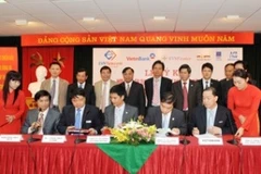 Lễ ký kết giữa Vietinbank và EVN Telecom. 