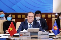Thứ trưởng Bộ Ngoại giao Nguyễn Quốc Dũng, Trưởng SOM ASEAN Việt Nam phát biểu. (Ảnh: Dương Giang/TTXVN)