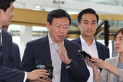 Chủ tịch tập đoàn Lotte Shin Dong-bin tới dự một cuộc họp ở Seoul, Hàn Quốc. (Ảnh: Yonhap/TTXVN)