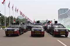 Xe cảnh sát được triển khai tại Jakarta, Indonesia. (Ảnh: AFP/TTXVN)