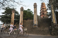 Tác phẩm ảnh chùa Thiên Mụ của tác giả Nicolas Cornet. (Nguồn: TTXVN phát)