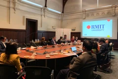 Đoàn công tác làm việc tại trường Đại học RMIT, bang Victoria. (Ảnh do đoàn cung cấp)