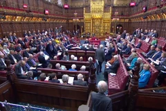 Cuộc họp của Thượng viện Anh tại London ngày 6/9. (Ảnh: AFP/TTXVN)