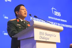 Bộ trưởng Quốc phòng Việt Nam Ngô Xuân Lịch phát biểu tại phiên thảo luận. (Ảnh: Xuân Vịnh/TTXVN)