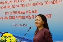 Chủ tịch Hội Liên hiệp Phụ nữ Việt Nam Nguyễn Thị Thu Hà phát biểu tại diễn đàn. (Ảnh: Phương Hoa/TTXVN)