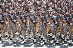 Lực lượng Vệ binh Cách mạng Hồi giáo Iran (IRGC) tại lễ duyệt binh ở Tehran ngày 22/9/2018. (Ảnh: AFP/TTXVN) 