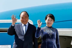 Lễ đón Thủ tướng Nguyễn Xuân Phúc và Phu nhân tại sân bay quốc tế Vaclav Havel, Praha. (Ảnh: Thống Nhất/TTXVN)