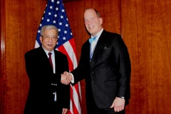 Thượng tướng Nguyễn Chí Vịnh gặp Trợ lý Ngoại Trưởng Mỹ Christopher Ashley Ford. (Nguồn: TTXVN) 