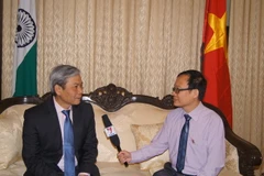 Đại sứ Việt Nam tại Ấn Độ Tôn Sinh Thành trả lời phỏng vấn. (Ảnh: Đăng Chính/TTXVN)