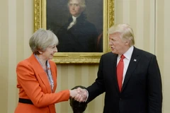 Tổng thống Mỹ Donald Trump (phải) và Thủ tướng Anh Theresa May (trái) tại cuộc gặp ở Washington, DC. (Nguồn: AFP/TTXVN)