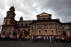 Người dân xếp hàng chờ tham dự lễ tưởng niệm Lãnh tụ Fidel Castro tại Managua, Nicaragua. (Nguồn: Reuters)