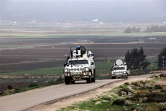 Lực lượng gìn giữ hòa bình của Liên hợp quốc tại Liban tuần tra dọc khu vực biên giới Liban-Israel gần thành phố Marjayoun, Liban ngày 9/12/2018. (Nguồn: AFP/TTXVN) 