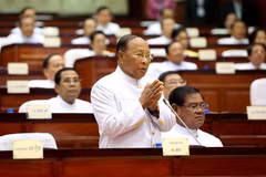 Ông Samdech Heng Samrin phát biểu tại lễ khai mạc một phiên họp Quốc hội ở Phnom Penh. (Nguồn: AFP/ TTXVN)