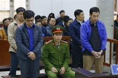 Các bị cáo tại phiên tòa. (Ảnh: Doãn Tấn/TTXVN) 