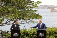 Tổng thống Pháp Emmanuel Macron (trái) và Thủ tướng Australia Malcolm Turnbull tại cuộc họp báo ở Sydney ngày 2/5. (Nguồn: AFP/TTXVN)