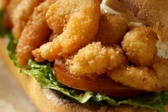 Người dân Mỹ cắt giảm thực đơn vì giá tôm lên cao