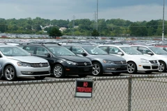 Các mẫu xe Volkswagen tại một bãi đỗ xe ở Pontiac, Michigan (Mỹ) ngày 4/8. (Nguồn: AFP/TTXVN)