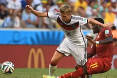 Toni Kroos phủ nhận việc ký hợp đồng với Real Madrid