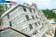 [Photo] Cận cảnh tòa nhà 6 tầng đang xây dựng bất ngờ bị sập