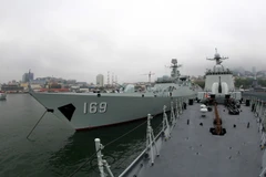 Tàu hải quân cuả Trung Quốc tham gia cuộc tập trận với Nga. (Nguồn: Kyodo/TTXVN)