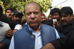 Cựu Thủ tướng Pakistan Nawaz Sharif tới tòa án ở Lahore ngày 8/10/2018. (Nguồn: AFP/TTXVN) 