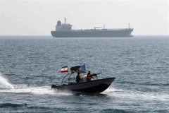 Tàu tuần tra của Iran tại eo biển Hormuz. (Nguồn: IRNA/TTXVN) 